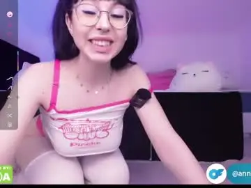 Wettiebetty  live sex cam
