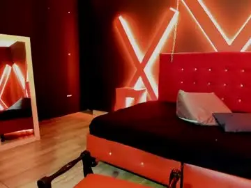 Zoe_lara_34  live sex cam