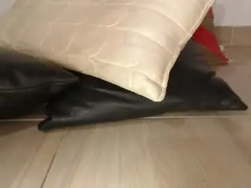 Bellacontessa21  live sex cam