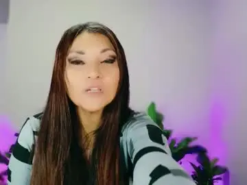 Divinelynn  live sex cam