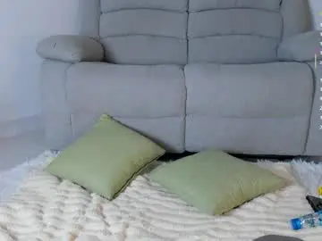 Dollyemy  live sex cam