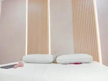 Emily_kovac  live sex cam