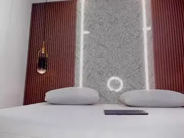 Emily_kovac  live sex cam