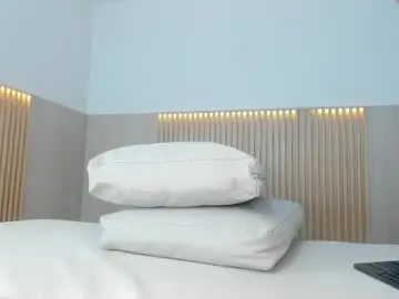 Emily_kovac  live sex cam
