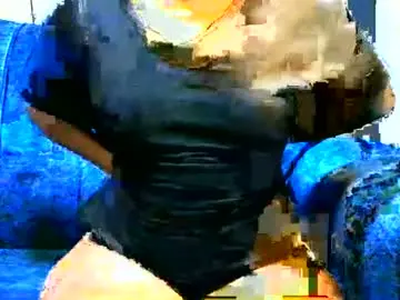 Hotlips_ebony  live sex cam