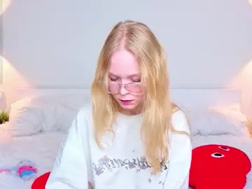 Markettadeerman  live sex cam