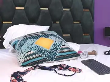 Milaaadams  live sex cam