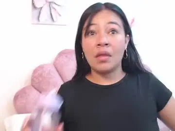 Milaaadams  live sex cam