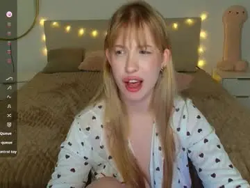 Pampy_18  live sex cam