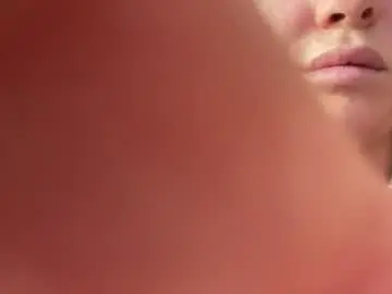 Suuzykissuxoxo  live sex cam