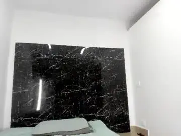 Andreina_23  live sex cam