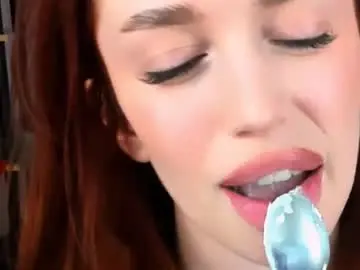 Christinaconteeree  live sex cam