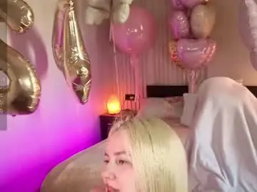 Elina_nortas  live sex cam
