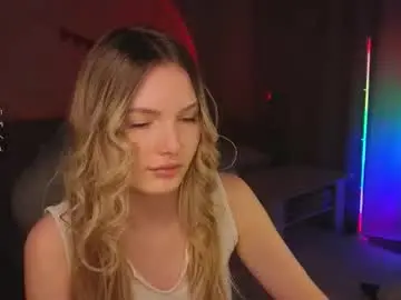 Evilyn_next_door  live sex cam