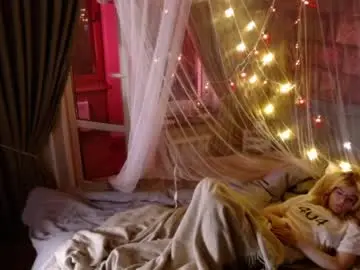 Illegaldream  live sex cam