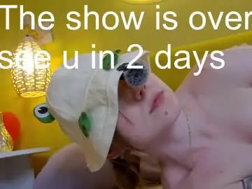 Lessysweety  live sex cam