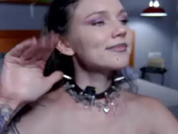 Lessysweety  live sex cam