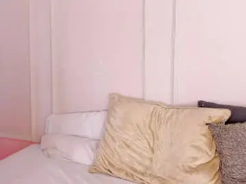 Mariapettit  live sex cam