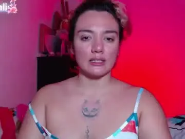 Natalia_33  live sex cam