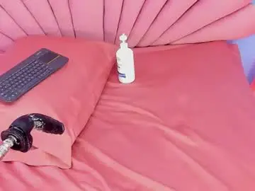 Sharlotthe_bigass  live sex cam