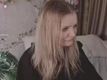 Shellyboom  live sex cam