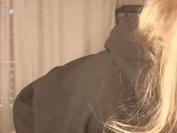 Shellyboom  live sex cam