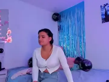 Sophie_thoompson  live sex cam
