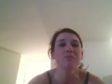 Foxwithabox  live sex cam