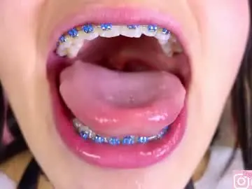 Issa_garcia  live sex cam