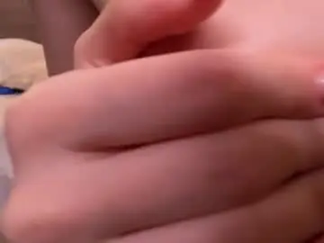 Roselyn_rose  live sex cam