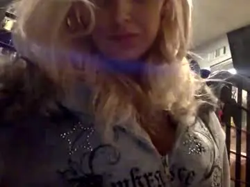 Sexxylexxxie  live sex cam