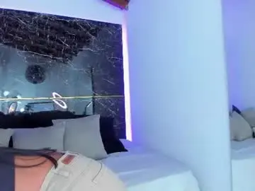 Cloe_4075  live sex cam