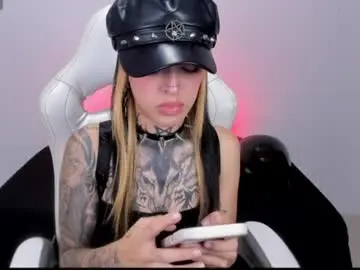 Emilydaft  live sex cam