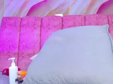 Emma_curvy1  live sex cam