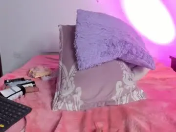 Hellzel_moon  live sex cam