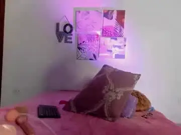 Hellzel_moon  live sex cam