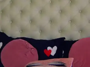 Ragazzabellasquirt  live sex cam