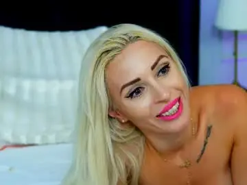 Ragazzabellasquirt  live sex cam