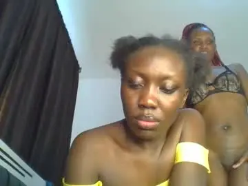 Chocobear22  live sex cam