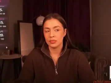 Emiliyaroude  live sex cam