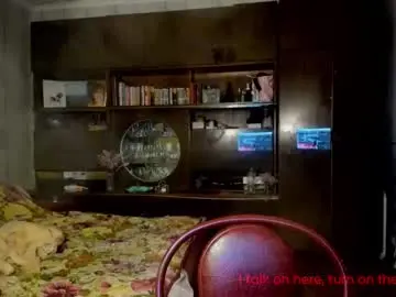 Hoppypoppyy  live sex cam