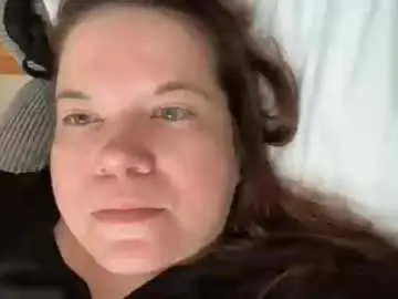 Irishlass12  live sex cam