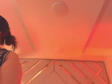 Mia_pembroke_  live sex cam