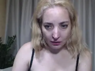 Ohsweetmari  live sex cam