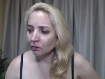 Ohsweetmari  live sex cam