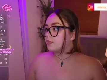 Emmy_peach1  live sex cam