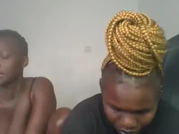 Glossybabe77  live sex cam