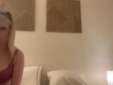 Hopetwitty  live sex cam