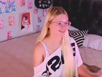 Lunariafox  live sex cam