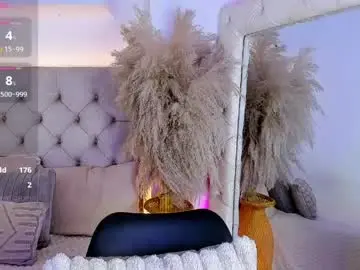 Mia_juicy_  live sex cam